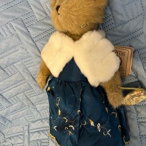 Boyds Bears Blue and White Embroidered Accessories